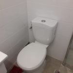 התקנת אסלה סגורה